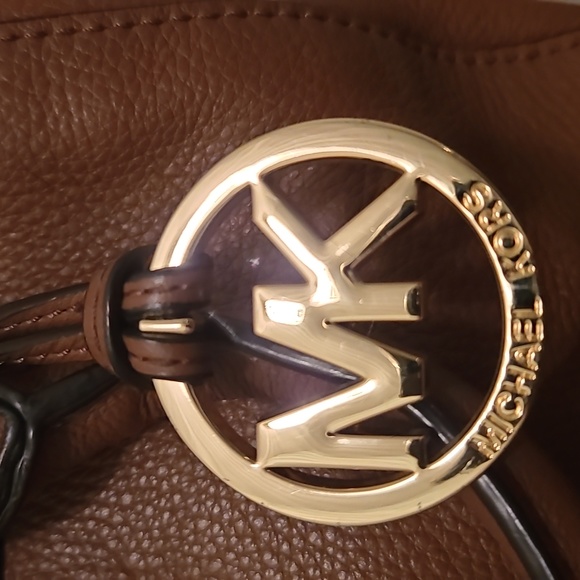 47. Michael Kors Astrid Handbag - Picture 4 of 15
